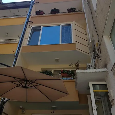 Eli * Νεσέμπαρ